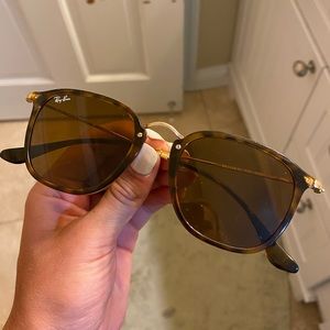 Women’s Ray Bans 2448-N